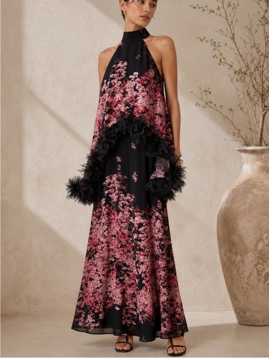 Elliatt Dresses & Skirts - ELLIATT tulsia cape maxi dress